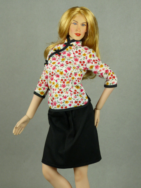 Super Duck 1/6 Scale Chinese Traditional Floral Top Cheongsam & Black Skirt Set